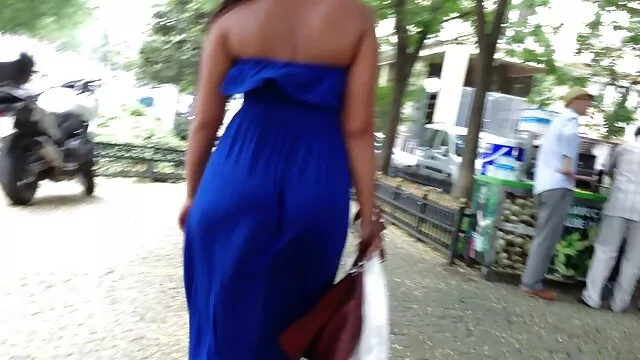 La sexy Jacinda se folla a videos xxxespañol sí misma con un gran consolador azul