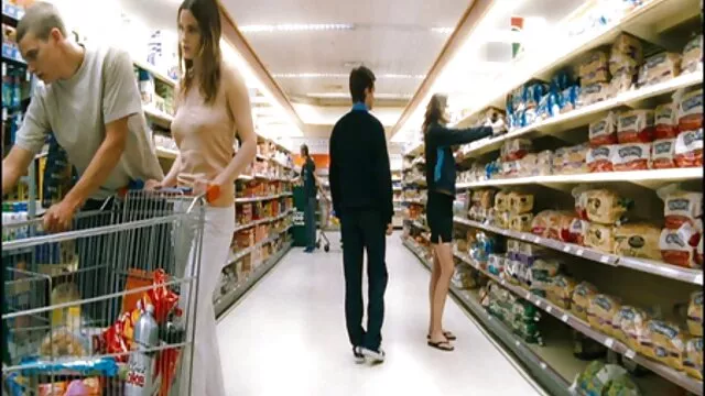 Rubia de tetas grandes adora tener una polla en video sexo español el coño