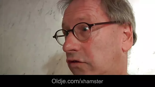 Níger tomó a un bebé en la calle y se videos pornos hablando en español la folló en un hotel