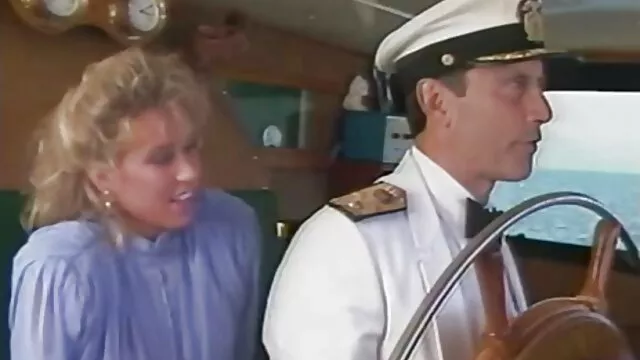 La morena Jeanine porno completo español de ojos verdes chupa la polla