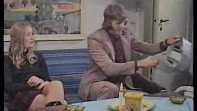 Un estudiante mimado le encanta follar y decide seducir a un jardinero anciano, el hombre se videos anal español indignó, pero luego cambió de opinión y se folló a la chica en anal