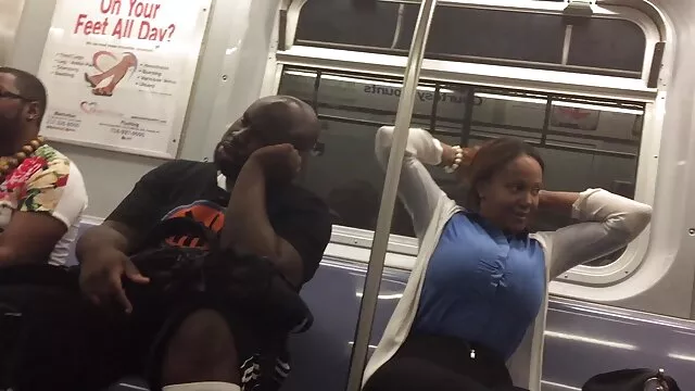 En medio de don porno español tanta diversión, el propio dueño del apartamento se unió a la pareja, que no es reacia a darles a los bebés su ardiente y grande herramienta, que las novillas estarán encantadas de chupar por todos lados y tener sexo completo