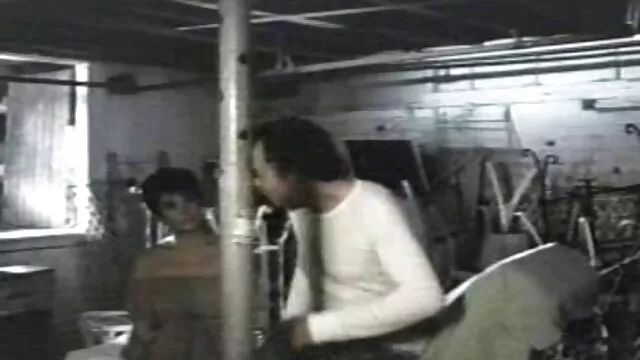 Chicas salvajes chupan pollas en porno idioma castellano la discoteca