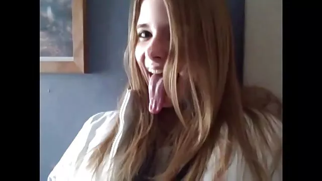 La rubia gatea el coño y jovencitas españolas folladas masturba el pene de un negro maduro