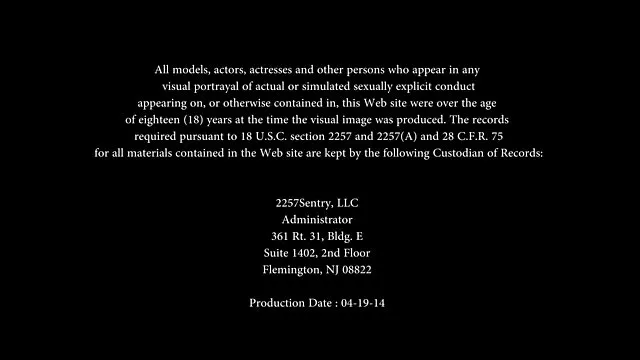 La perra se encontró a sí xxx pelis español misma como una verdadera capitana que la sacó de la costa, la desgarró durante mucho tiempo, luego la obligó a chupar profundamente, luego le volvió a follar el coño.