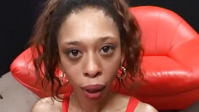 La perra ver videos xxx español se masturba frente a su marido, su vista lo excita y comienza a follarla violentamente