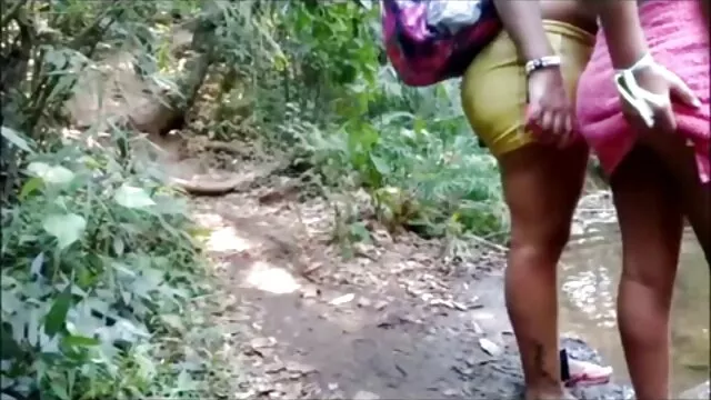 Una joven y hermosa chica videos xxxcompletas en español de accion 2018 con un coño impresionante y una figura esbelta tiene sexo con un amigo en la cocina