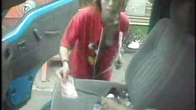 Chico ruso se folla a una hermosa rubia sexy peliculas de incesto en espanol en un coño mojado