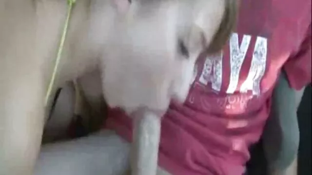 El bebé lamió y chupó felizmente esta unidad bastante grande, videos porno de fakings y luego simplemente giró su trasero y se le permitió hacer lo que quisiera.