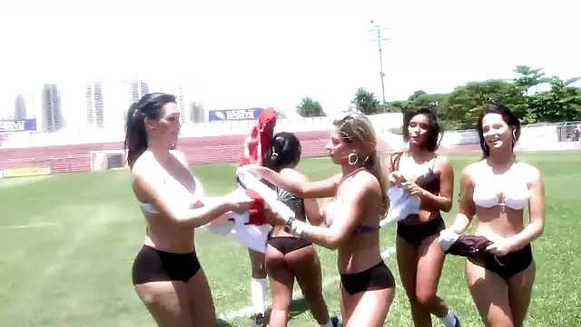 Profesora preocupada xxx free en español se folla duro a un joven estudiante lascivo