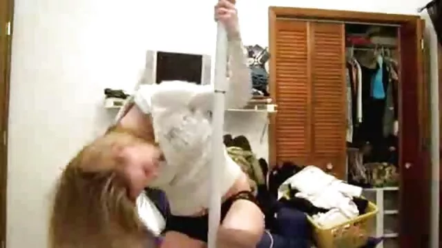 Jn aquí y se derritió, sacó su dignidad y se la metió en la boca caliente, peliculas porno gratis en espanol acariciando el elástico glúteo regordete