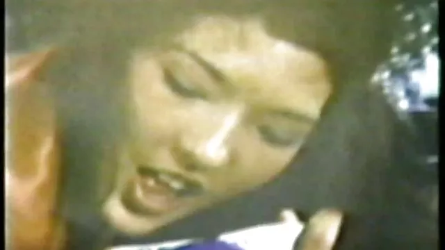 La morena se entregó al amante españolas bien folladas del entretenimiento oral, la perra acabó en su boca